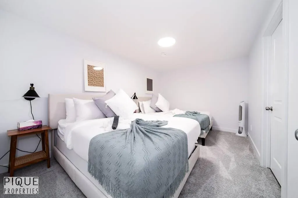 Urbanutopia*Luxury Home*King Bed*Patio/Bbq*Sleep16 Edmonton